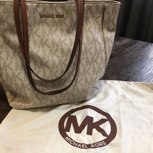 Michael Kors purse